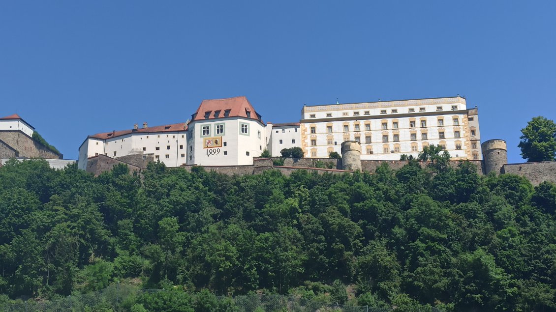 J14. Veste Oberhaus. Forteresse dans les hauteurs de Passau.