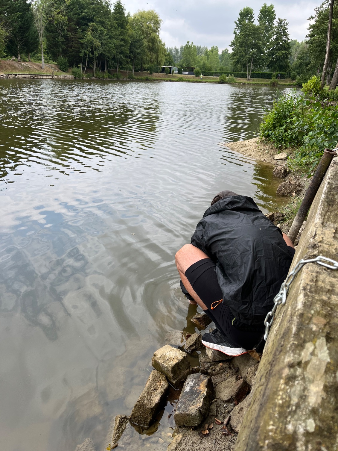 Anthony Pépito tente la pêche à la main …