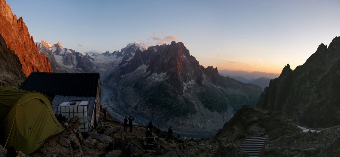 Couverture de Les balcons de la Mer de glace en bivouacs ou comment prendre le frais en période de canicule.