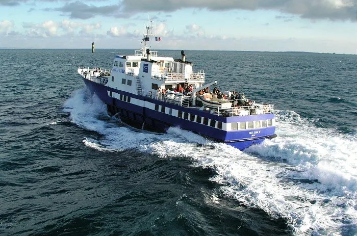 L’Enez Eussa voguant fièrement vers Molène et Ouessant (source : pennarbed.fr)