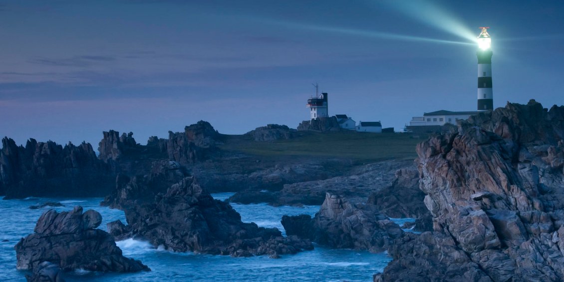 Le faisceau du Créac’h, gardien des nuits (source : tourismebretagne.com)