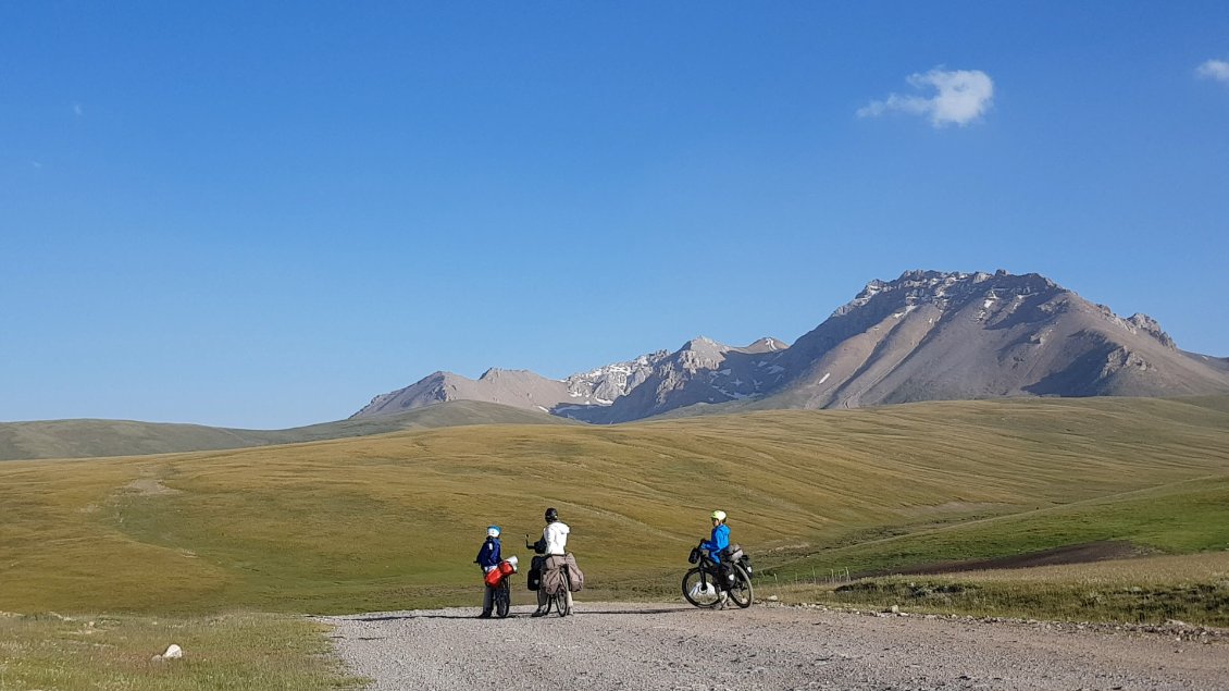 Début de la descente vers Song Kol