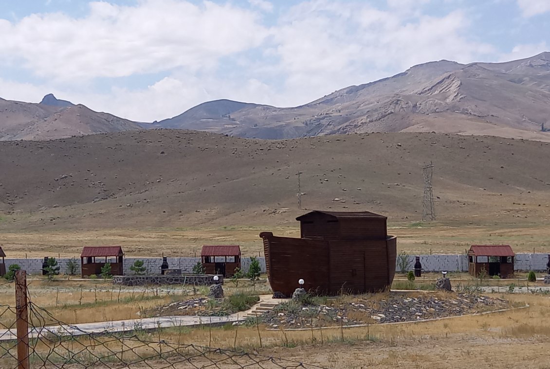 C'est par ici que se serait échouée l'Arche de Noé, pas vue !