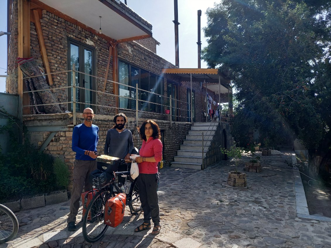 Avec Tohit et Maryam, en cérémonie de départ, et le coeur un peu serré