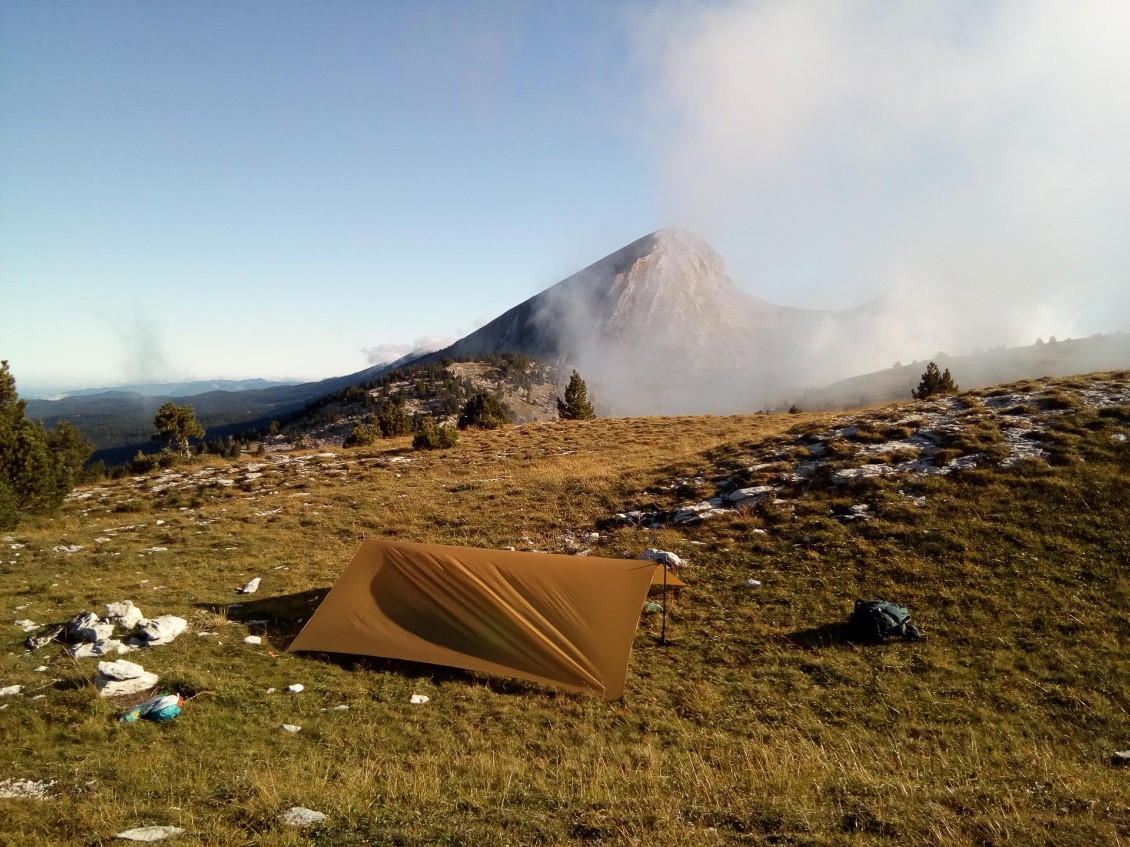 Deuxième emplacement de bivouac. Le vent continue de souffler...