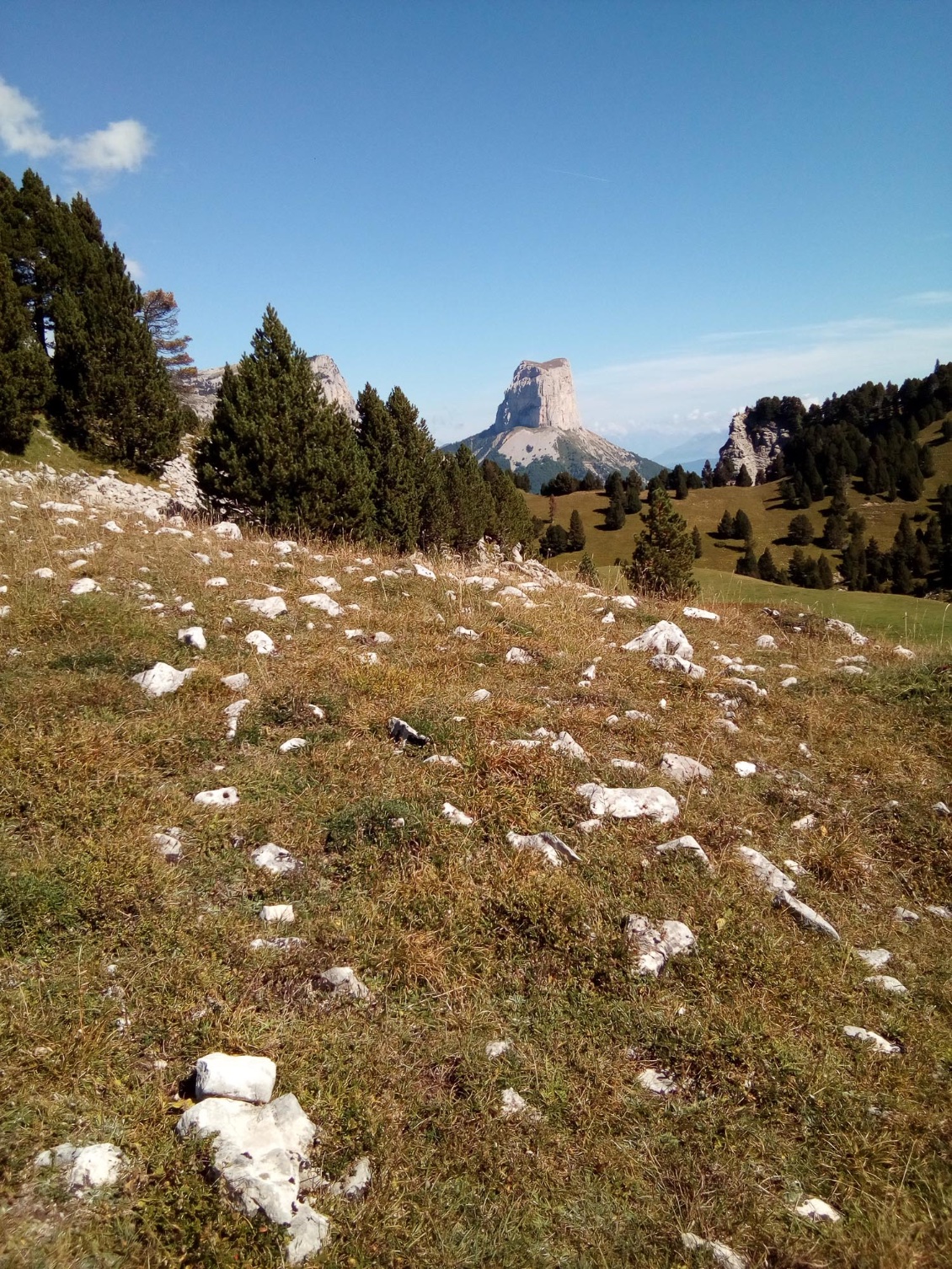 Avant la descente du pas de l'Aiguille.