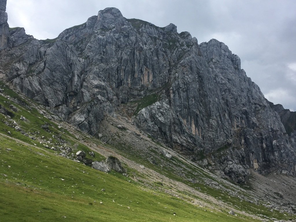 On voit le passage à gauche