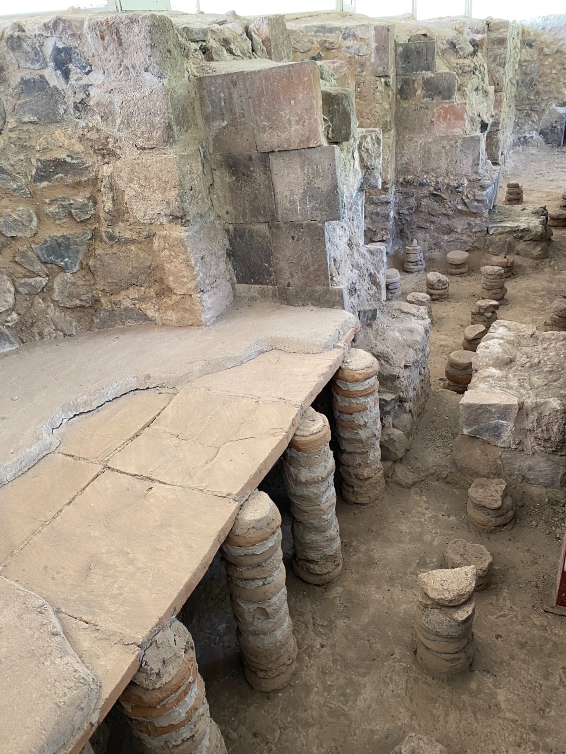 Système de chauffage de l'eau aux thermes de Garni