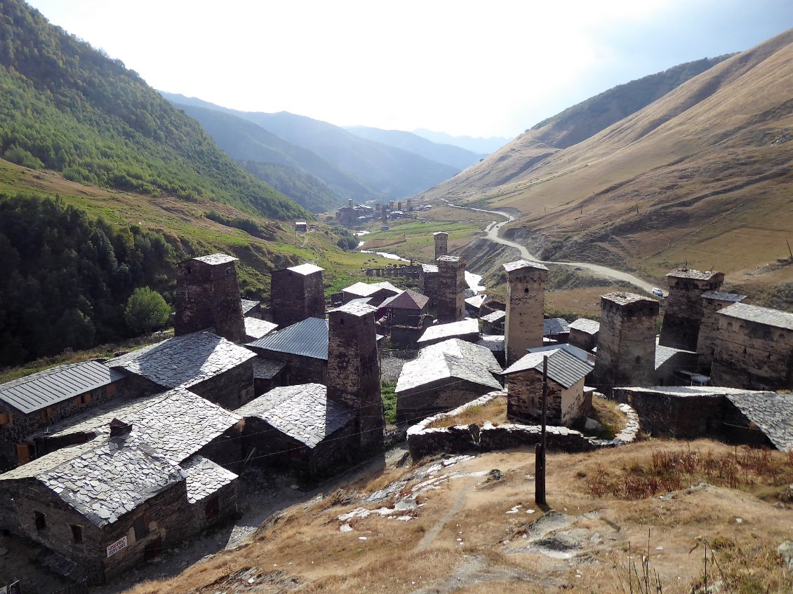 Jolie vue sur les toits d'Ushguli