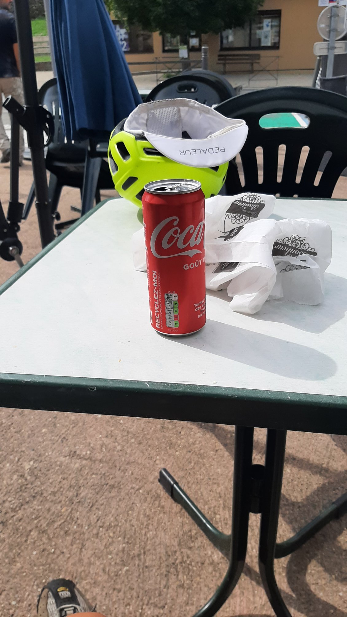Pause dej de luxe à la boulangerie de Bagnols les bains: sandwich à la carte (là, j'attends le sandwich)