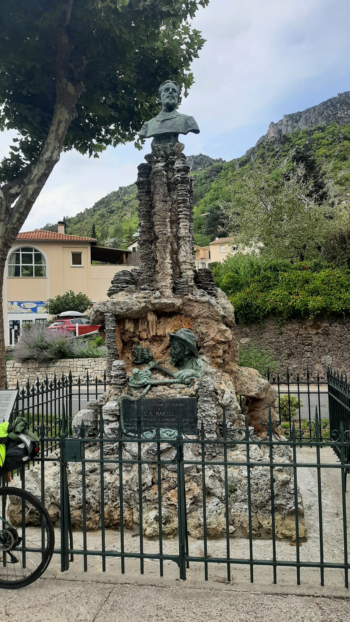 Hommage au père de la spéléo: M Martel