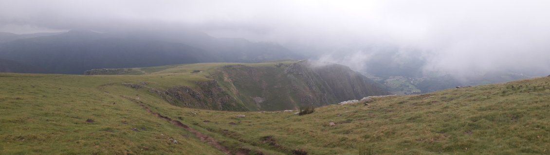 27 juillet 2021 : ambiance un peu "scottish highlands", pour cette 3e étape passant par les crêtes d'Iparla...