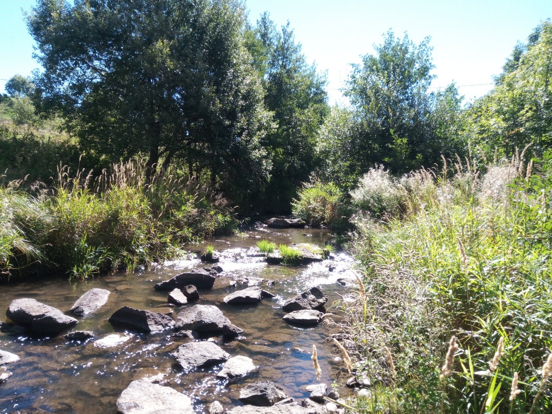 On casse la croute au bord de la rivière, le pied non ?