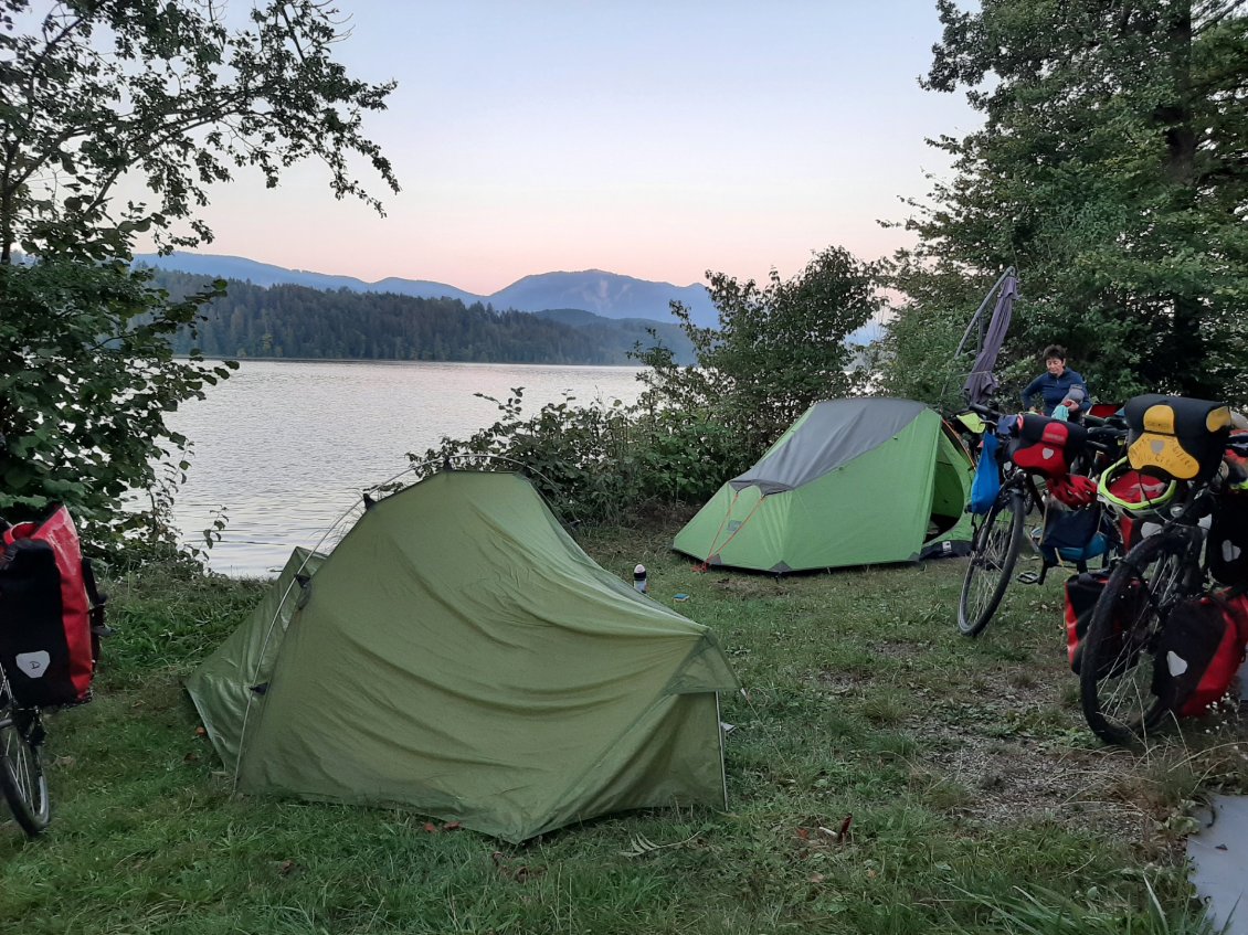 Nuit tranquille au bord du lac de Staffelsee.