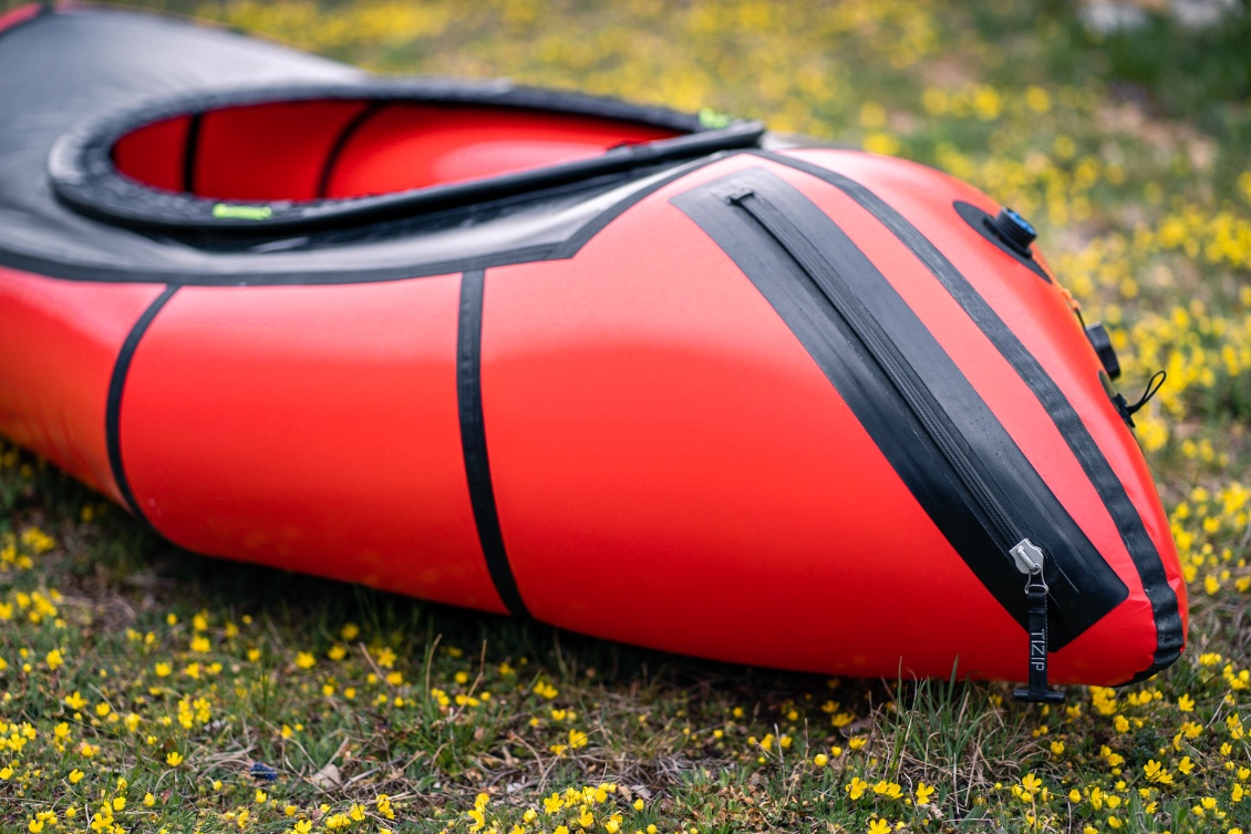 Le Tizip, assez court sur ce modèle (40cm, contre 49cm sur son grand frère, l'Alpacka Expedition).