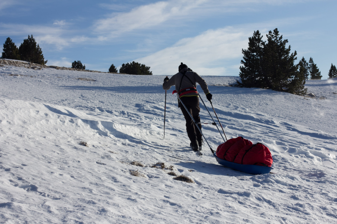 Pulka Snowsled brancard rigide dans le Vercors. Photo : Manu d'Adhémar