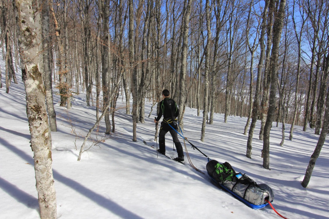 Pulka Snowsled brancard souple dans le Vercors. Photo : Manu d'Adhémar