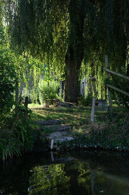 Certains jardins donnent sur la rivière. Le paradis ou presque.