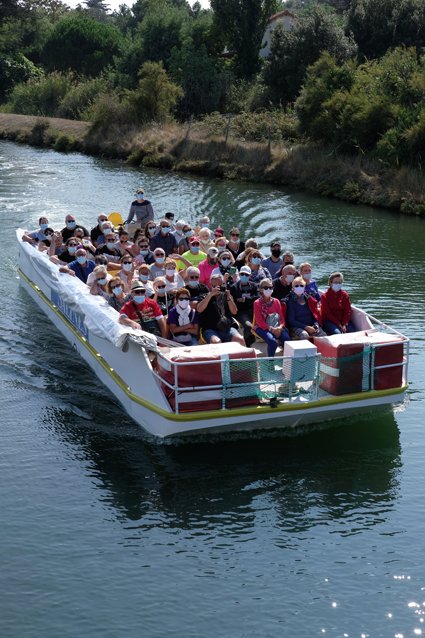 La croisière masquée s'amuse.