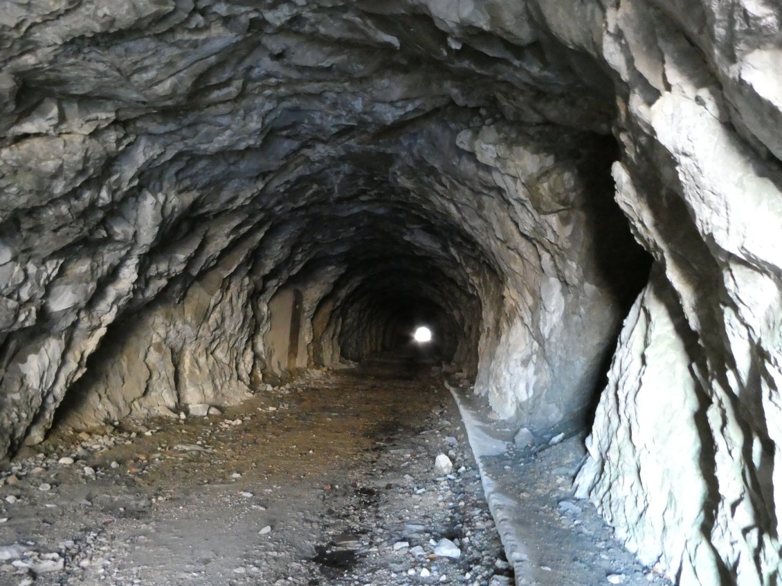 tunnels entre monastère ET col de la Charmettes