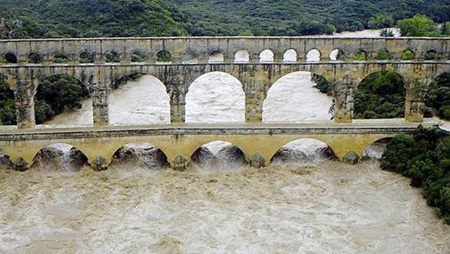 Lors de la crue de 2002 ! (archive Sécurité Civile)