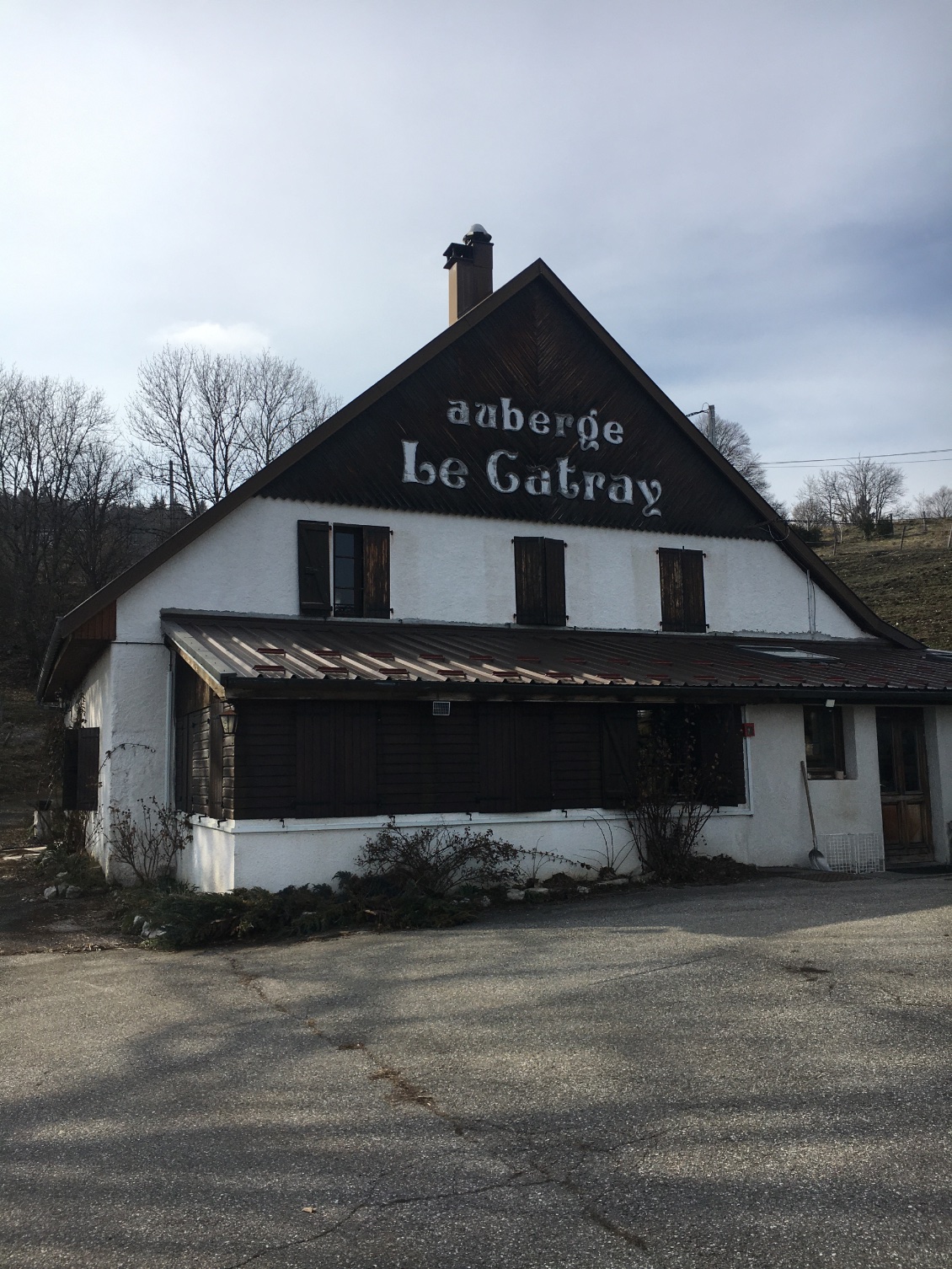 Encore une auberge fermée…après le Covid.