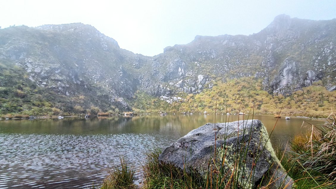 Le cratère du Mont Apo.