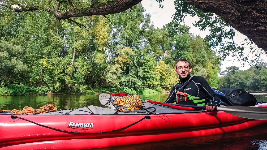 Aventure.
L’isolement et mes débuts de kayakiste donnent à ce voyage un vrai goût d’aventure.