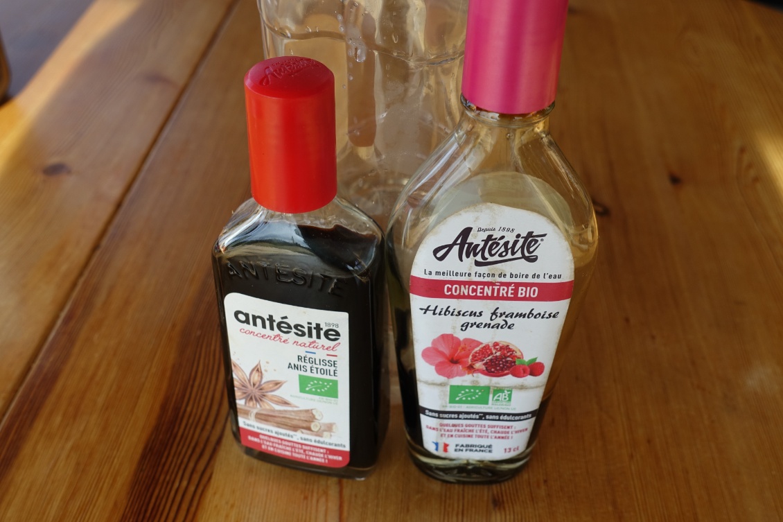 Quelques gouttes donnent un bon petit goût à l'eau.