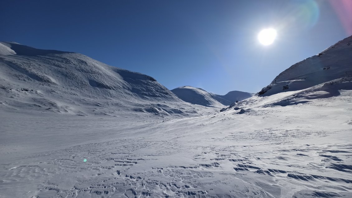 J4. Avant d'arriver ici j'ai eu un doute si je m'engageais dans la bonne vallée : carte et boussole seulement, j'essaie tant que possible de ne pas utiliser le GPS.