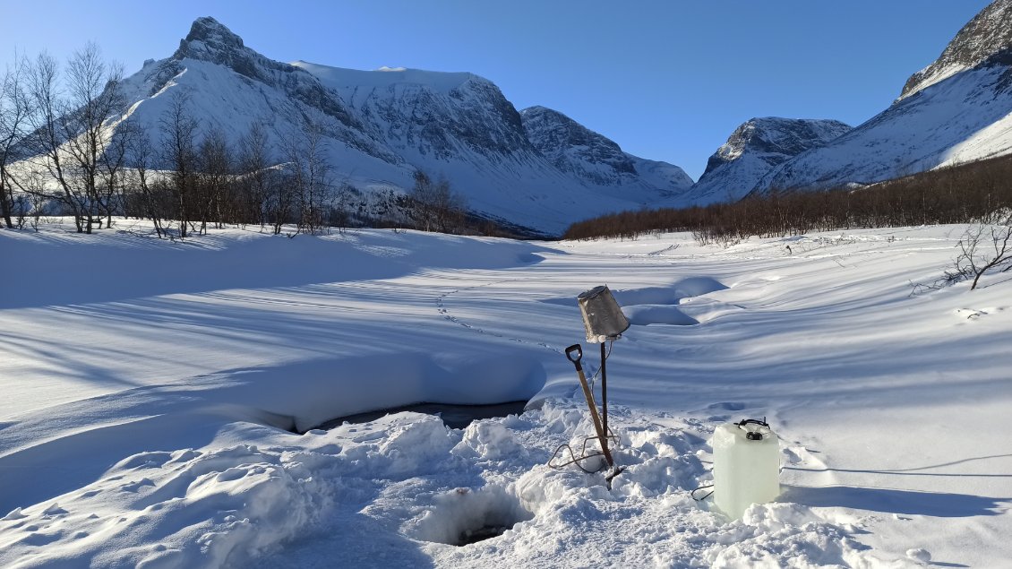 J4. Le trou pour prélever de l'eau au refuge de Vistas.