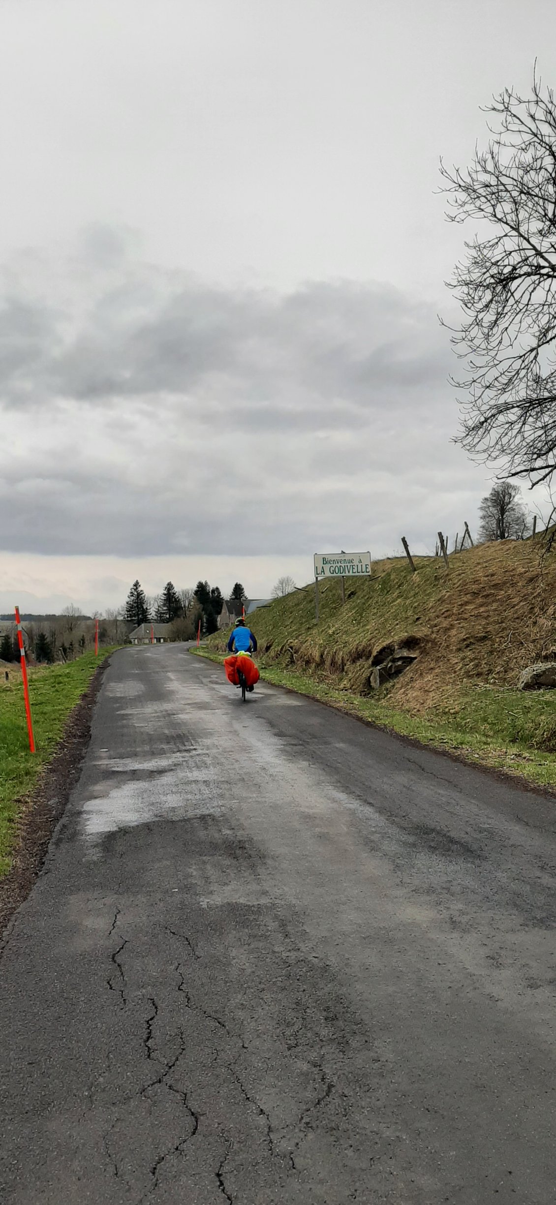 On a sorti les imperméables: la pluie est annoncée