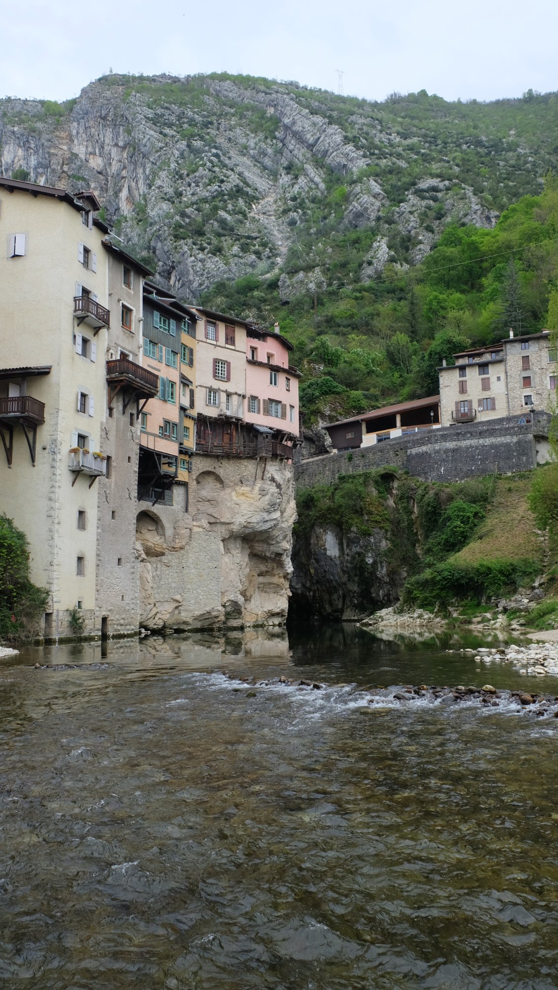 Un village à l'image de notre weekend...suspendu dans le temps