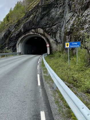 Les tunnels c’est juste effrayant le bruit est insupportable mais pas le choix il faut passer