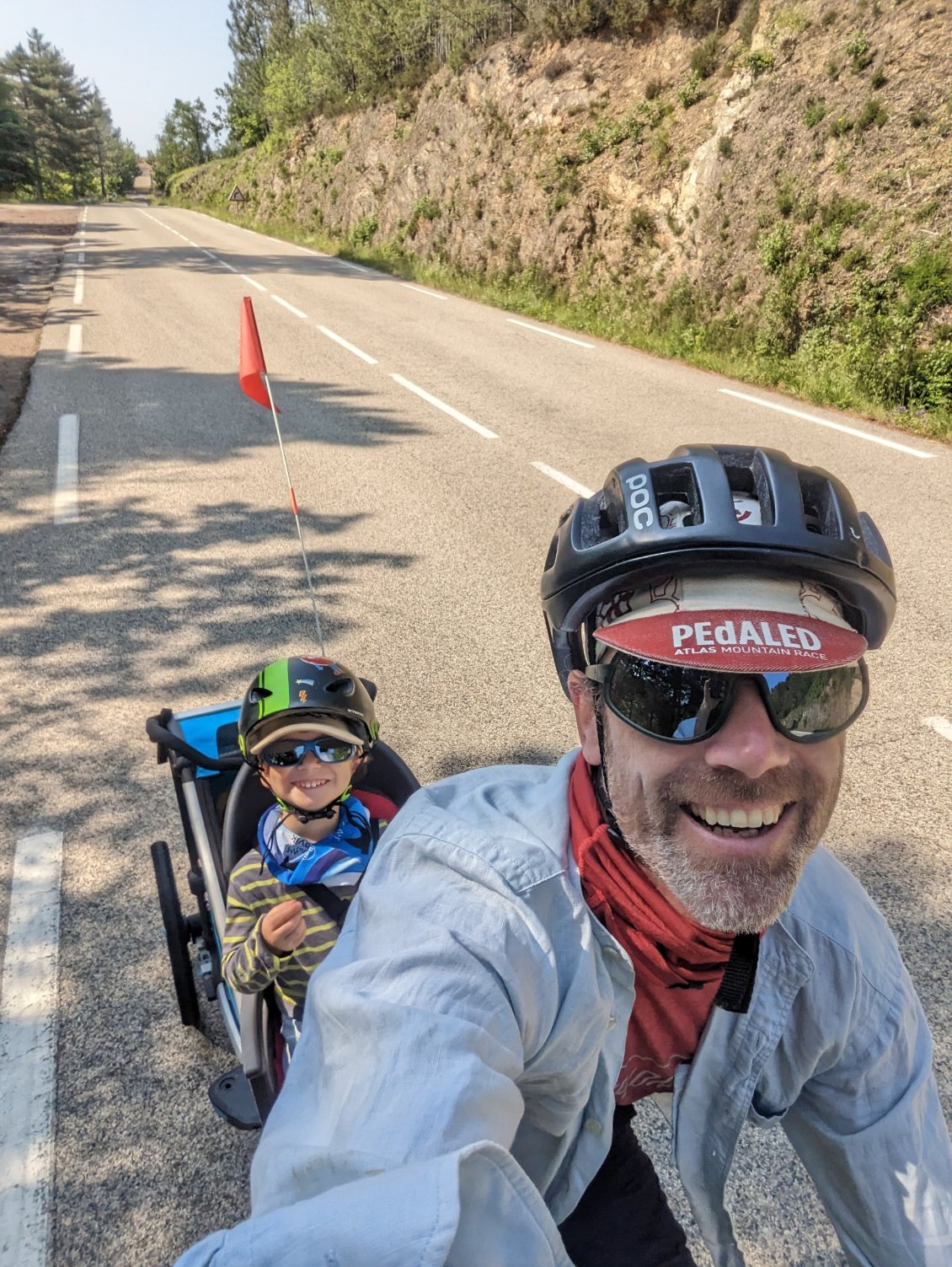 Deux semaines de voyage à vélo en famille dans le Massif Central, l'Aubrac, la vallée du Lot, du Célé, de la Dordogne, puis les volcans d'Auvergne.