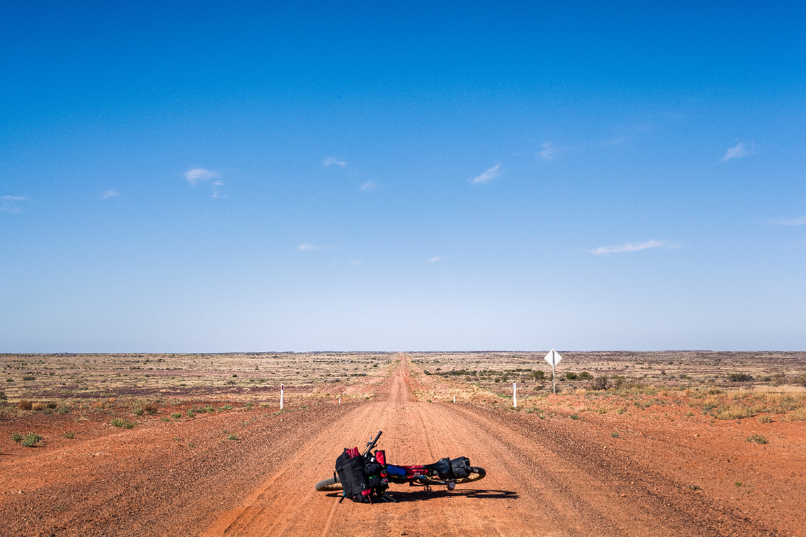 Survivre dans l'outback : préparation et matériel essentiel