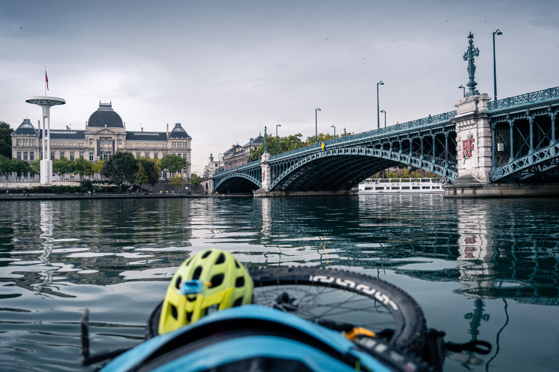 Packraft sur l'Ain et le Rhône
