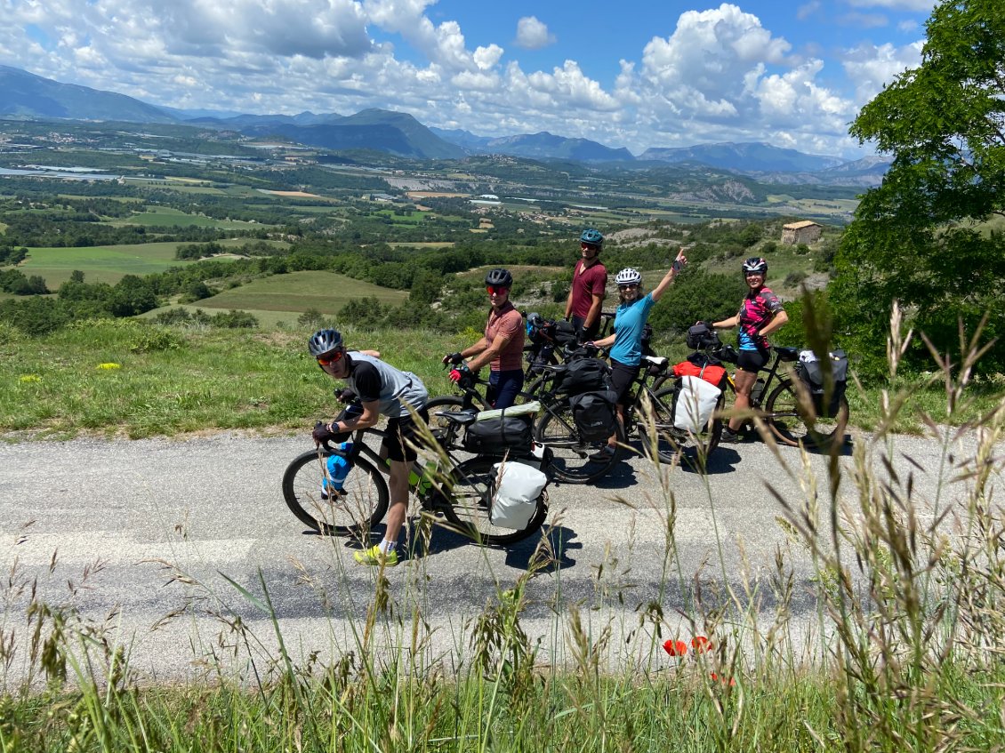 La route est belle, on en prend plein les mirettes...
