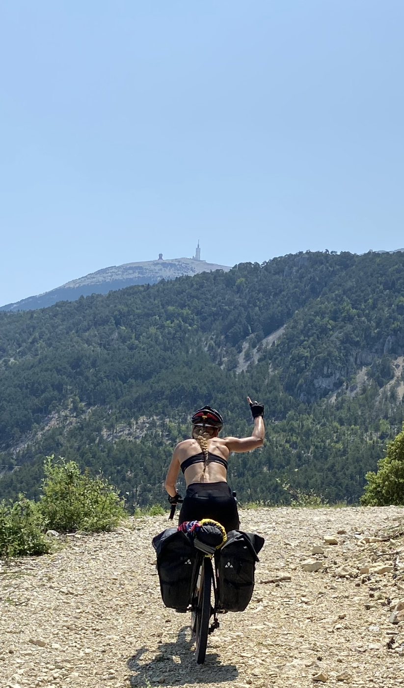 Au loin, le Ventoux!