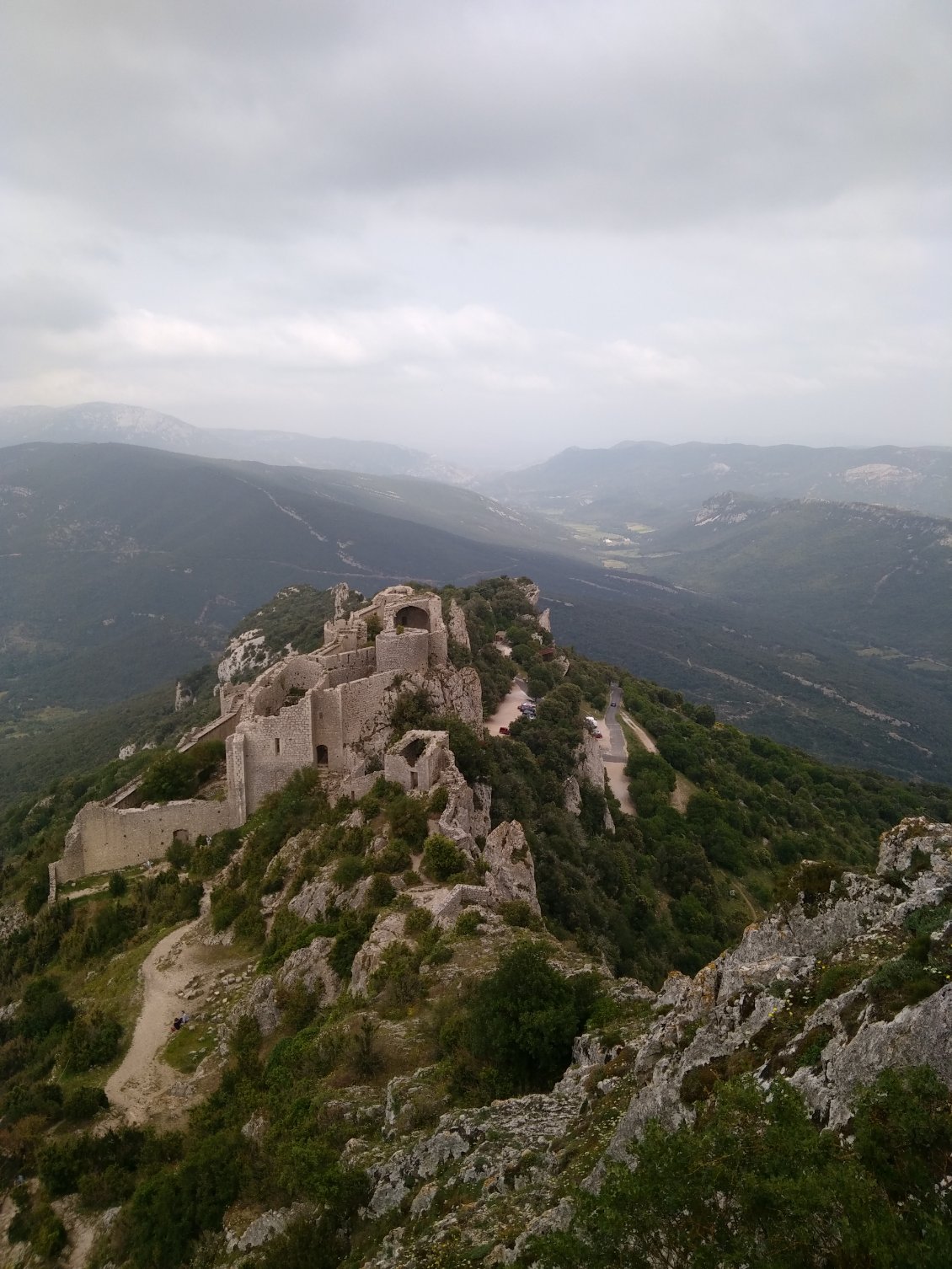 Vue de dessus du château de Peyrepepertuse