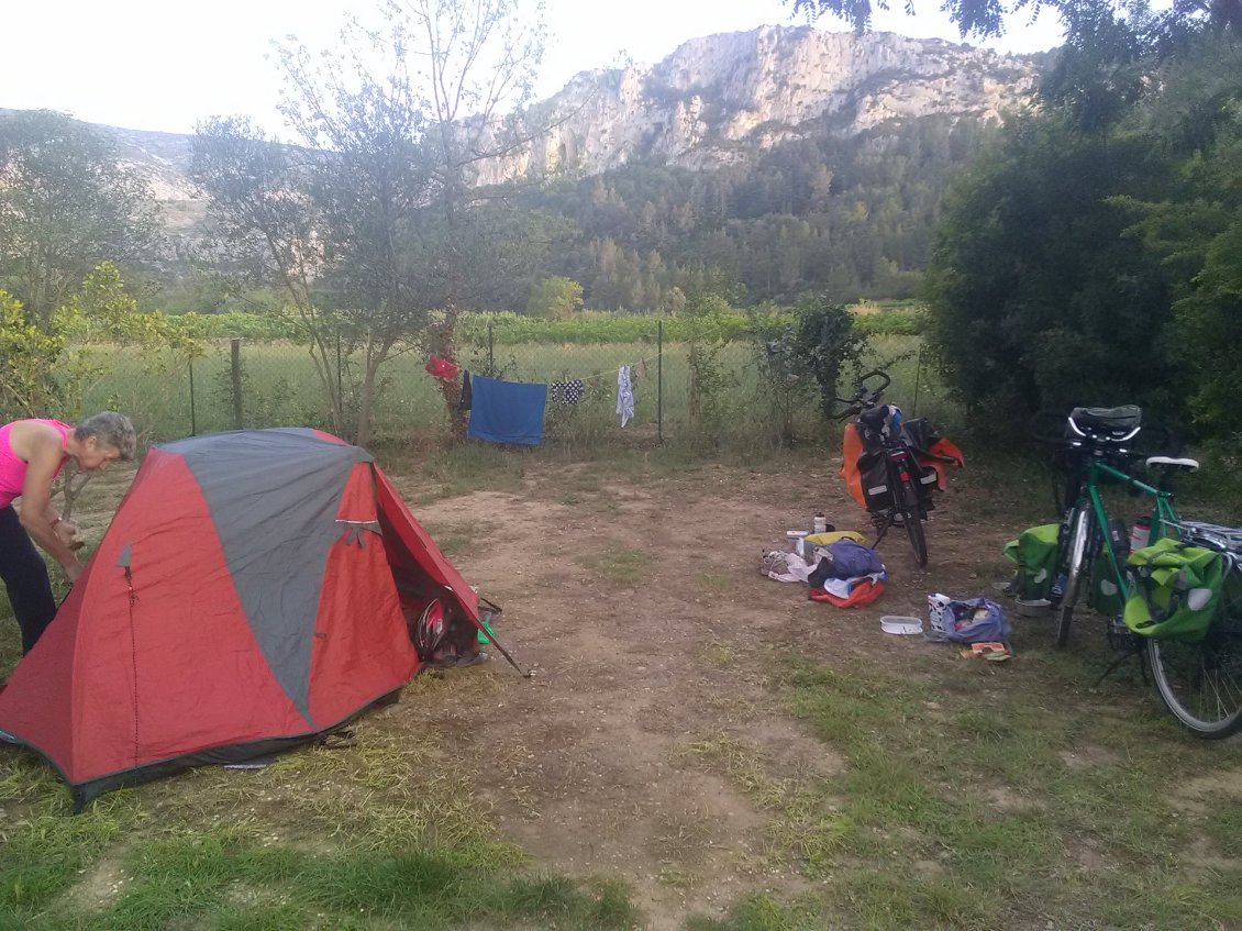 Première nuitée au camping sympathique de Tautavel