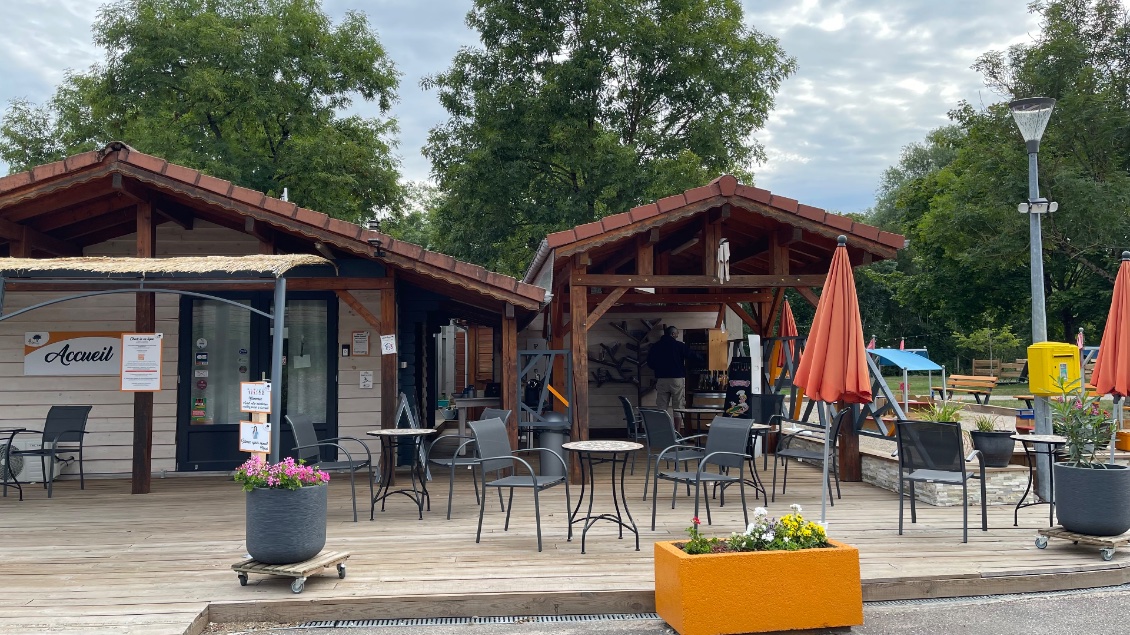 Camping « l’île aux mille Charmes »
