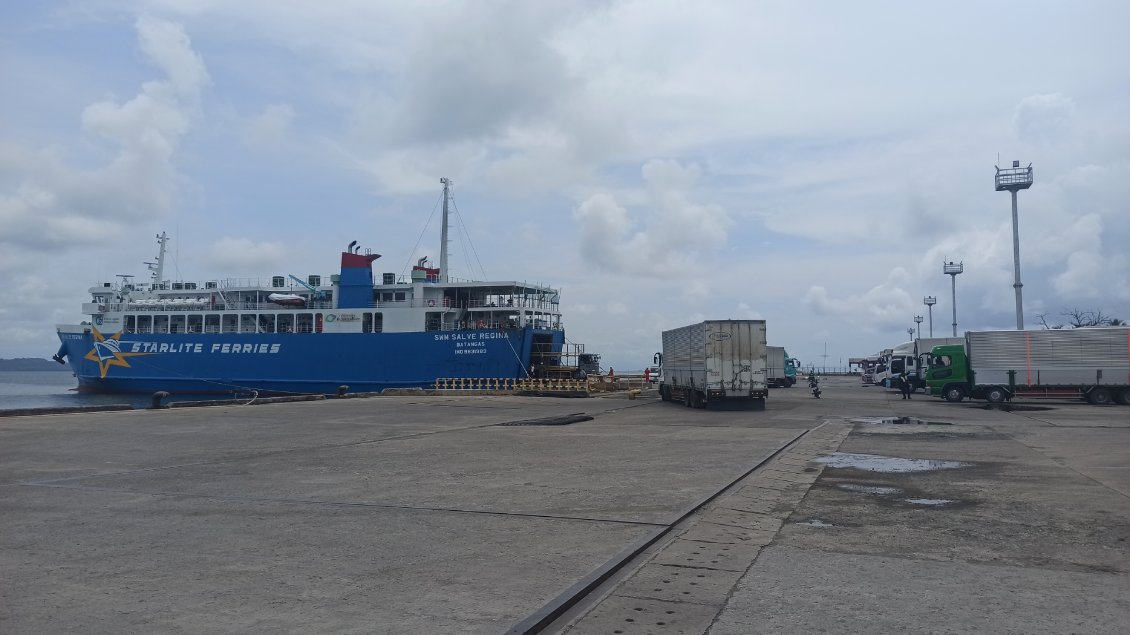 Roxas est aussi le point de départ du ferry pour l'île de Sibuyan.