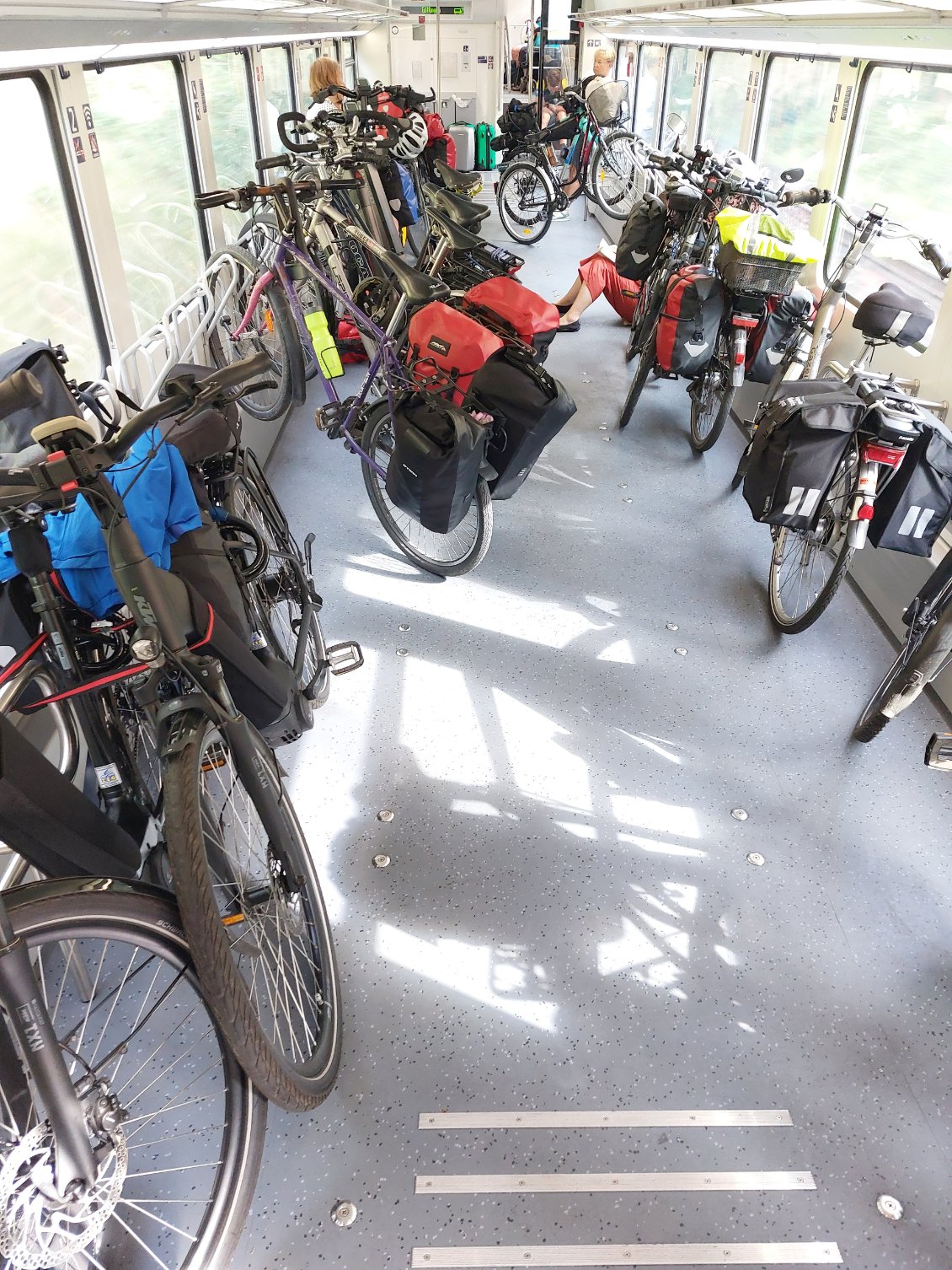 Moultes places pour les vélos dans les trains régionaux