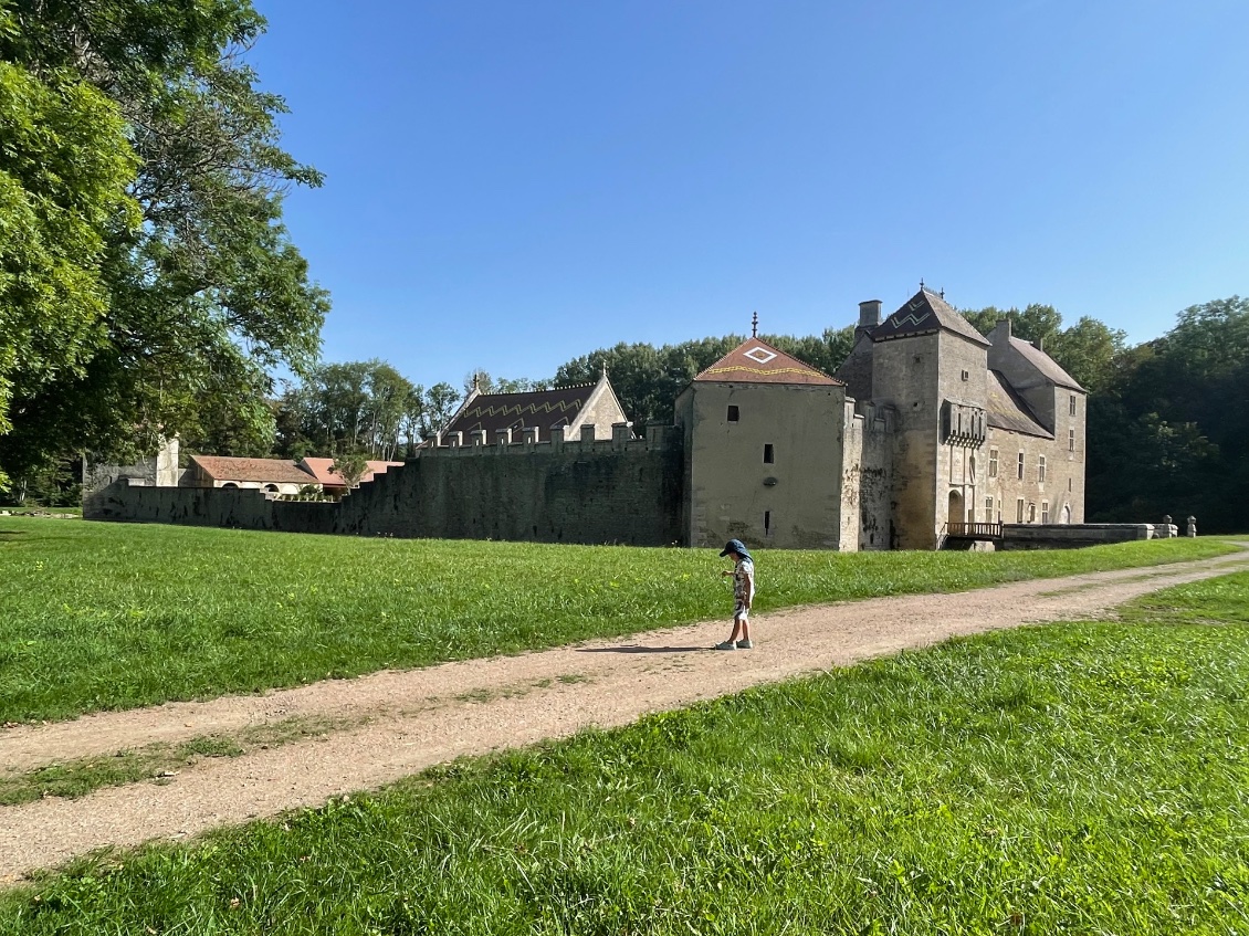 Château-fort médiéval. Marigny-le-Cahouët