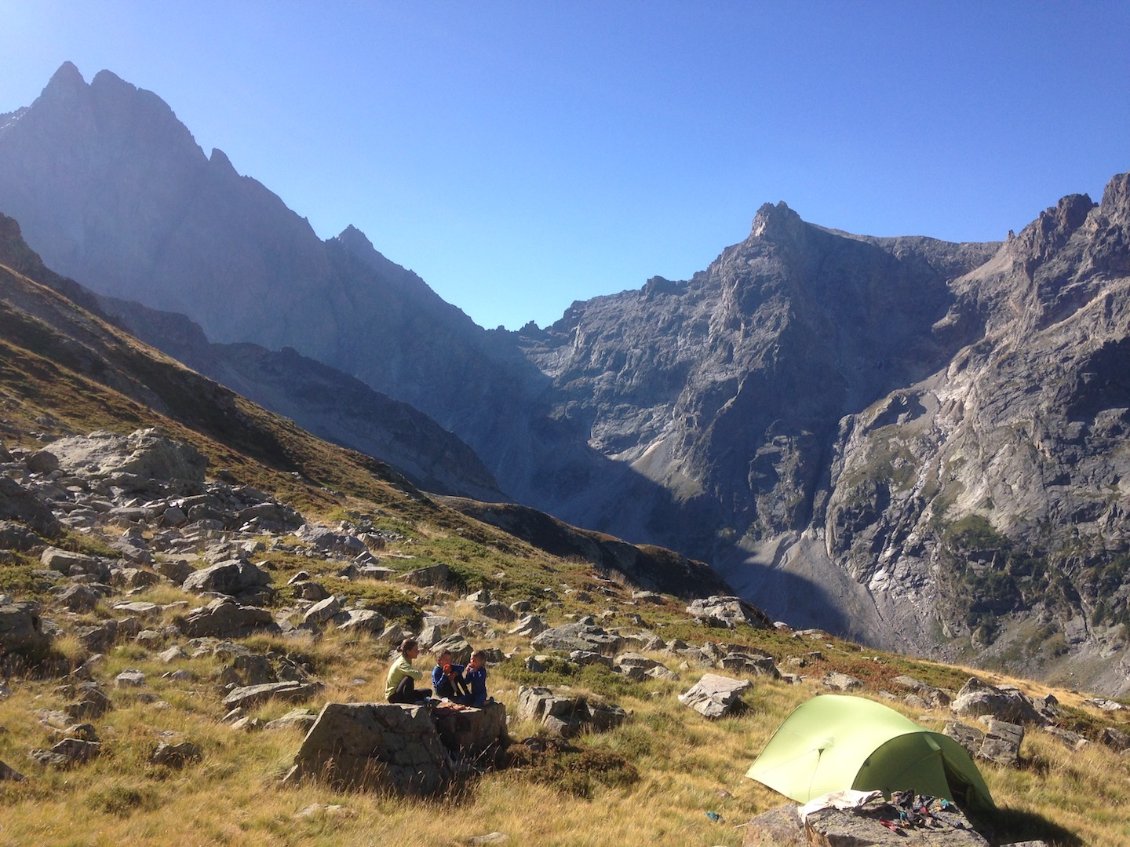 Couverture de A vélo et à pieds en famille du Dévoluy aux Ecrins-Ouest (été 2022)