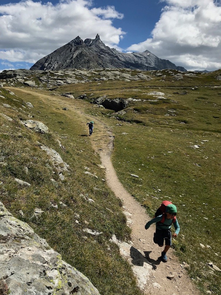 Jour 15 : ça cavale du côté des lacs perrin...