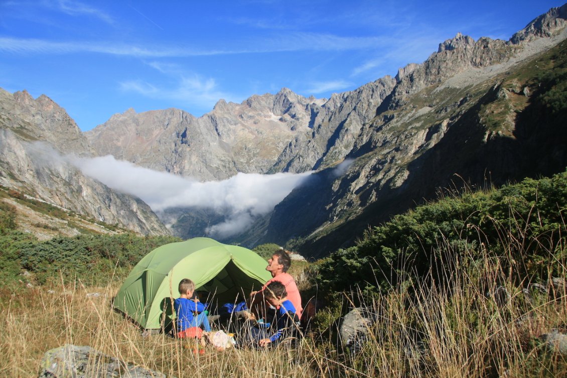 Jour 17 : réveil au bivouac tout au bout de cette belle et longue vallée himalayenne du Valjouffrey