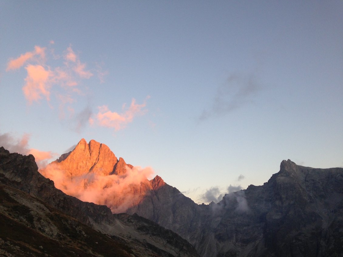 Jour 18 : L'Olan en toile de fond depuis le Grand Vallon