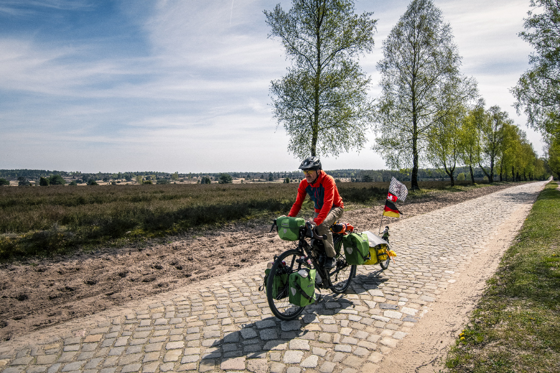 Paris-Roubaix ? Si sous les pavés il y a la plage, rouler dessus à vélo est un enfer.